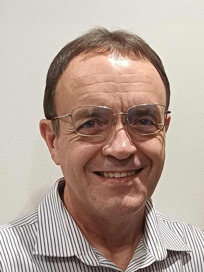 Dr N Booyse